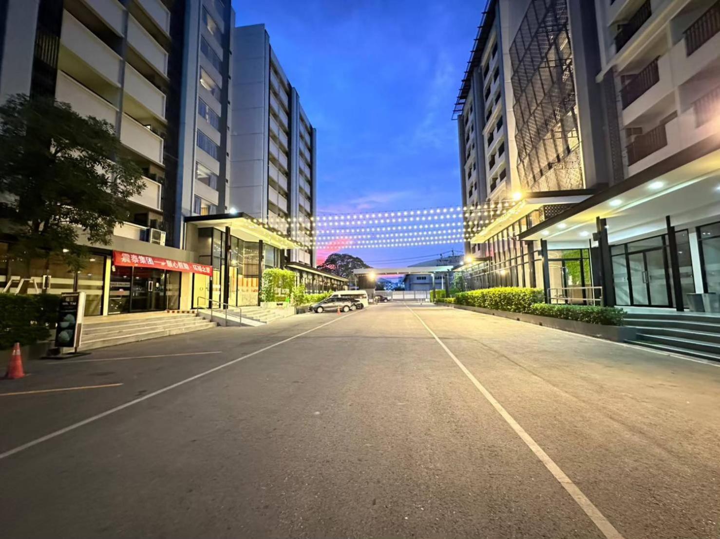 O2 Luxury Hotel Bangphli Kültér fotó