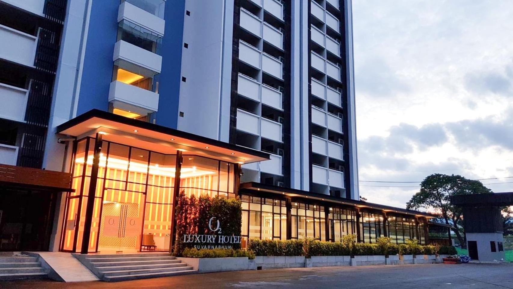 O2 Luxury Hotel Bangphli Kültér fotó