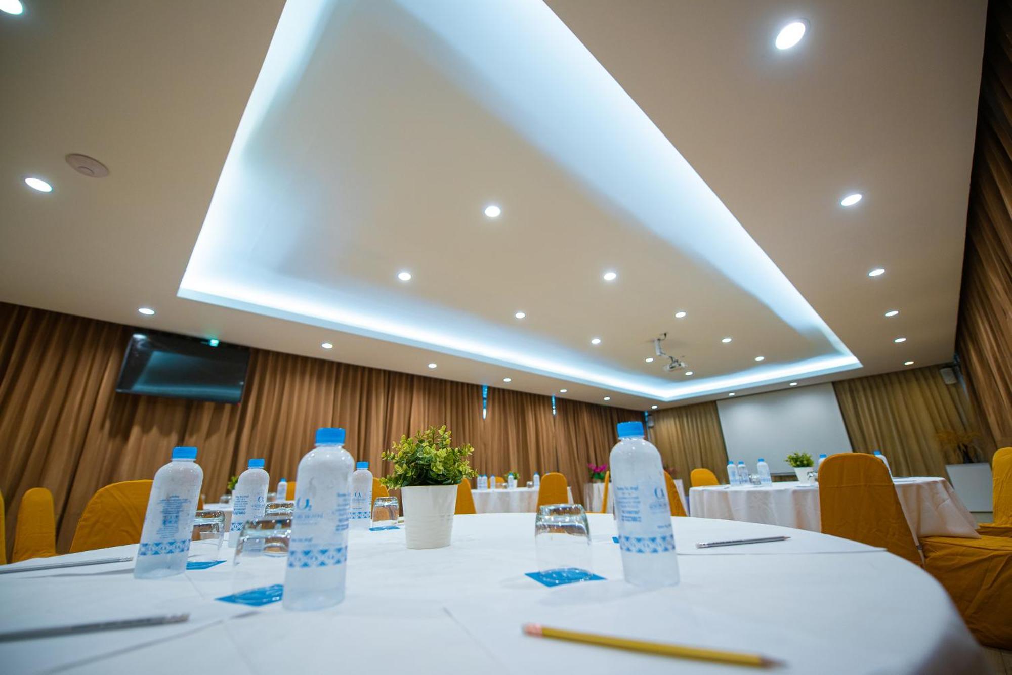 O2 Luxury Hotel Bangphli Kültér fotó